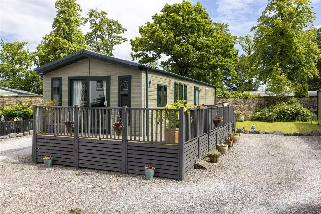 Lakeland Lodge - Image 2